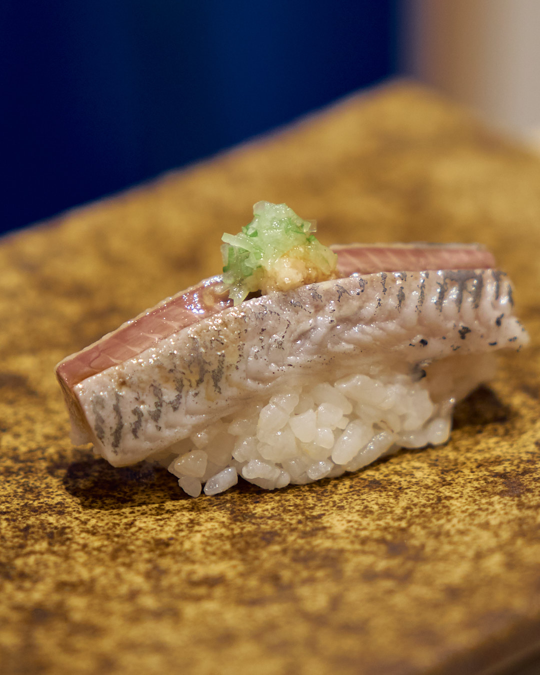 鰯 いわし|北海道産
池ノ上駅から徒歩1分の完全予約制の寿司店です。メニューは、店主のおまかせコースのみ。季節野菜や旬の魚介を織りまぜた一品料理と江戸前の伝統を重んじながらも現代風に手心を加え�た握りをお楽しみください。
ご予約はこちら https://www.sushinakao.com/
#江戸前鮨 #鮨なか尾 #予約制 #おまかせ #池ノ上 #寿司 #渋谷鮨 #世田谷鮨 #渋谷鮨 #tokyogourmet #edomaesushi #omakase #鯵