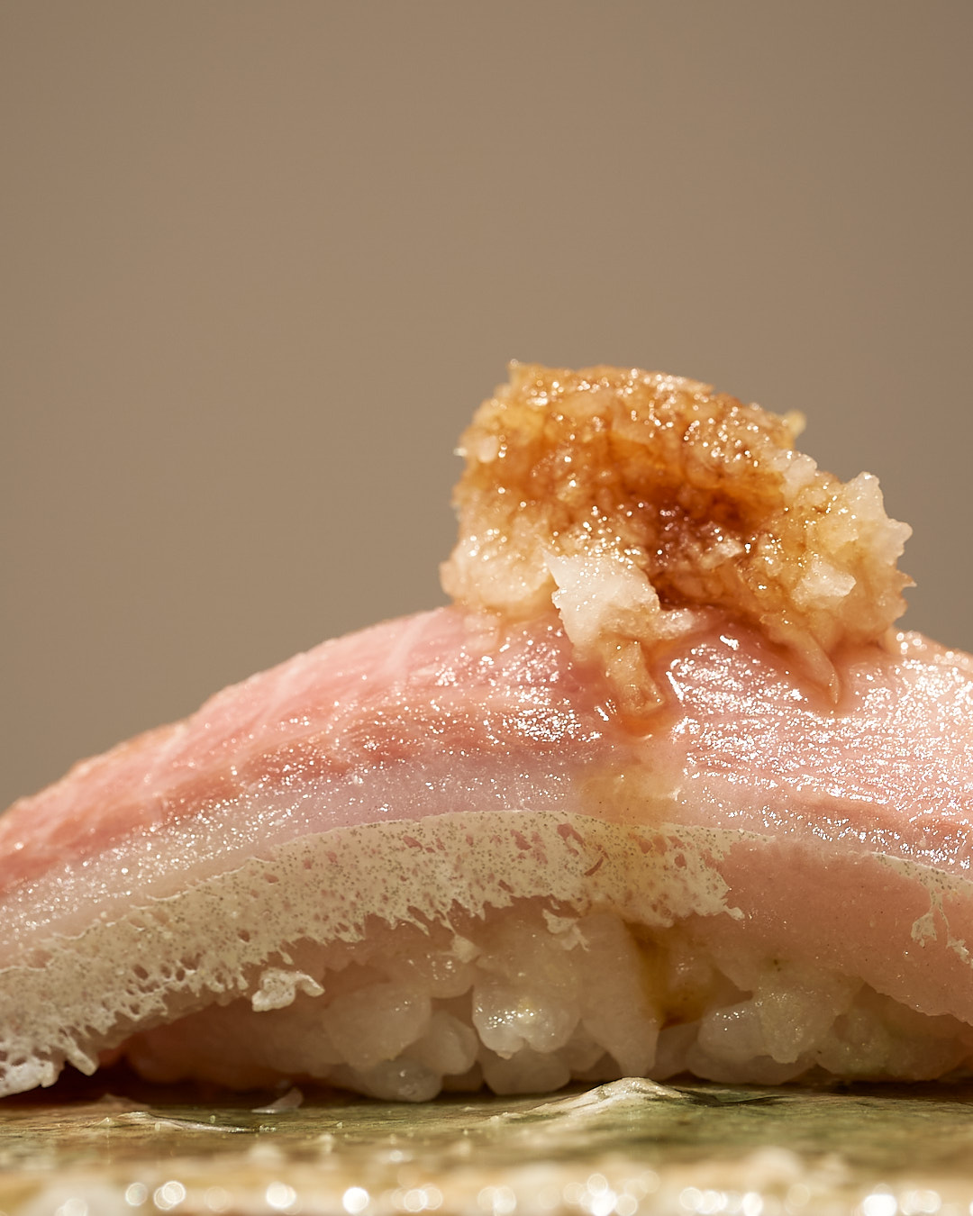 鰤 ぶり|山口県産
鮨なか尾「5周年記念コース」
料理二品・握り十五貫・汁椀・サービスドリンク付き
5周年限定特別価格:20,000円(税込)
※その日の最良の食材を使用するため、内容が一部変更となる場合がございます。
▼ご予約・詳細はこちら
公式WEBサイト:
https://www.sushinakao.com/
ご予約ページ:
https://www.tablecheck.com/ja/sushinakao/reserve/message